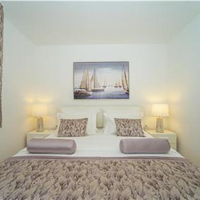 6 Bedroom Beachfront Villa with Heated Pool near Vela Luka on Korcula Island, Sleep 12